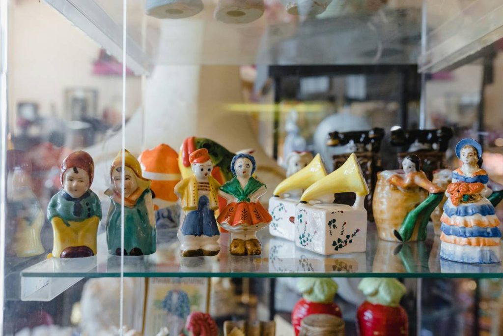 Display Cases for Memorabilia: How to Showcase Your Treasures Without Turning Your Home Into a Museum