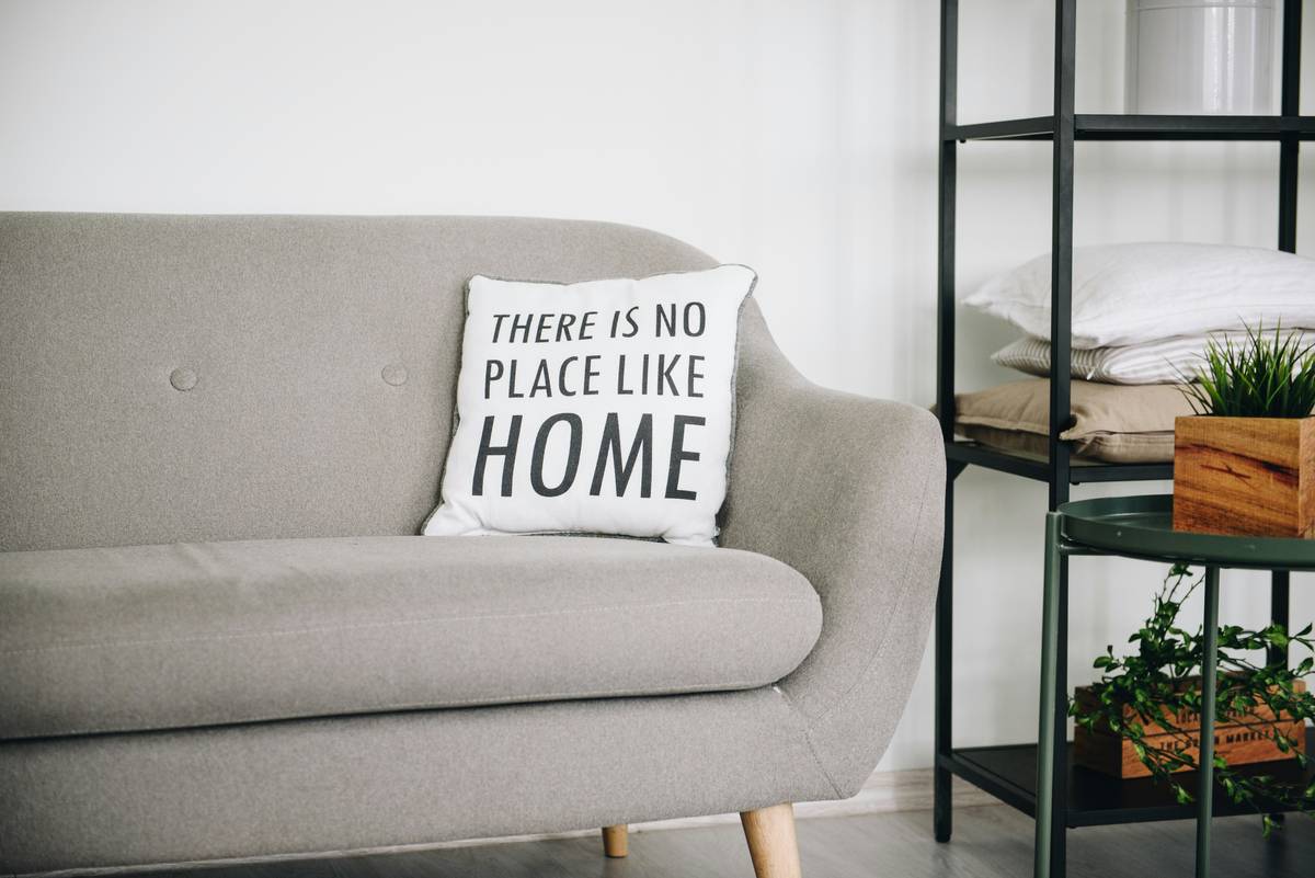 How to Choose & Style a Sentimental Item Display Case: Preserve Memories Without the Clutter Chaos