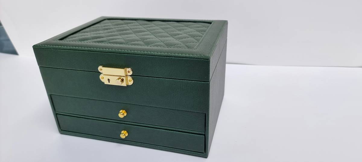 compact jewelry display cases portable in hand during travel